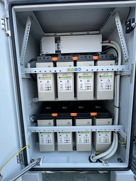 48V Batteries in enclosure